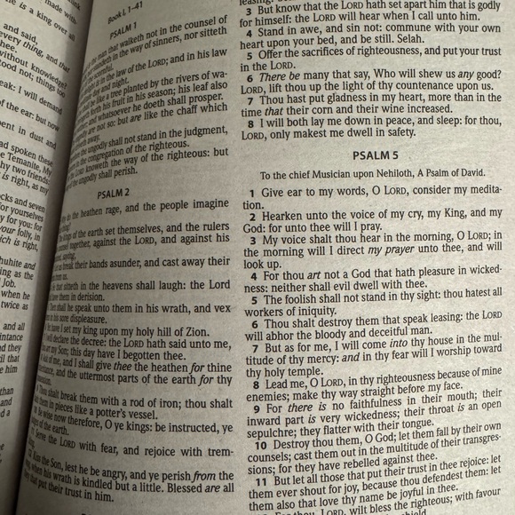 NWT The Holy Bible King James Version by Hendrickson Bibles - Picture 4 of 4